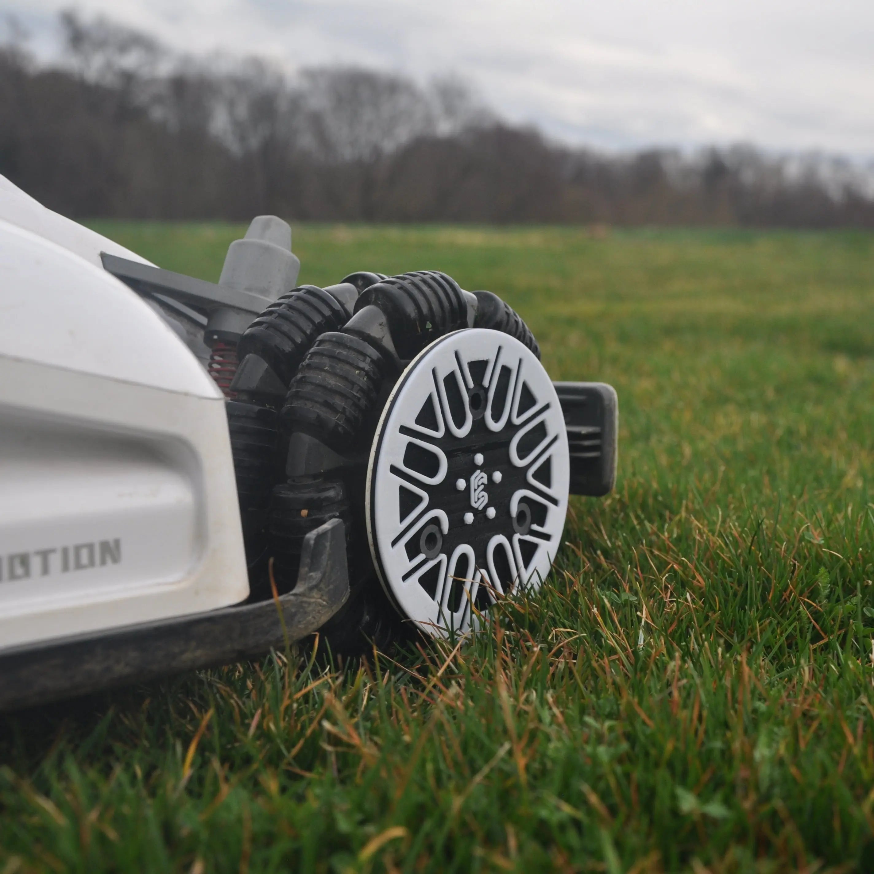 Mammotion Luba 1, 2, 2X & Mini – Radkappen im Futuristic - Stil - Exact Designs