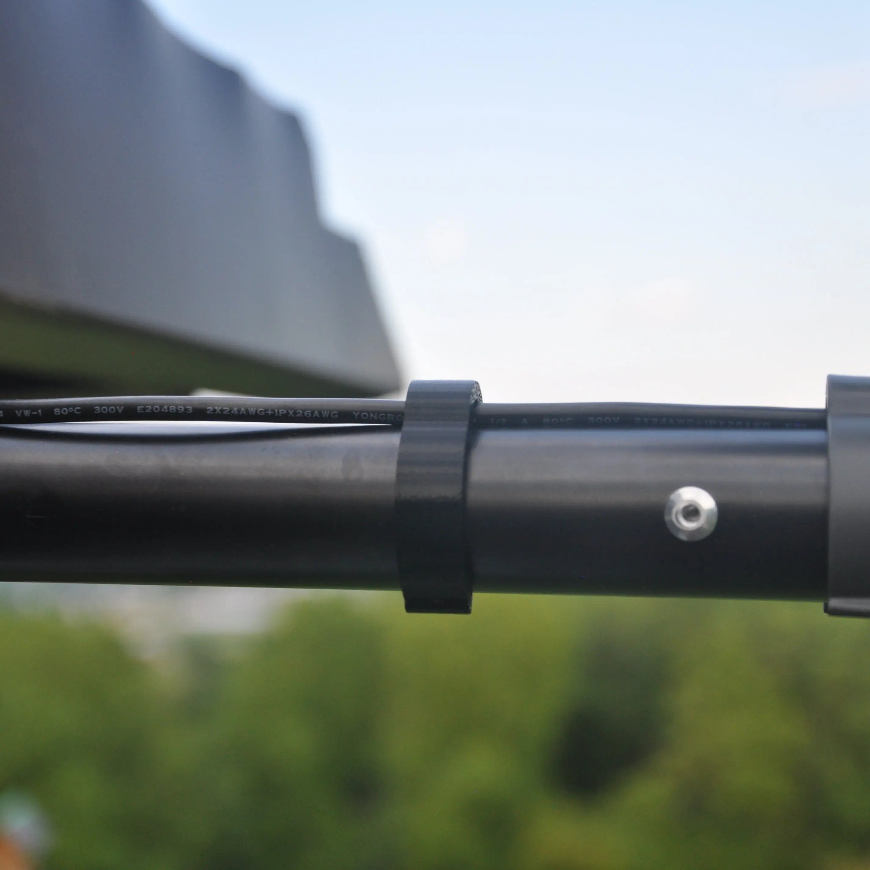 Mammotion Luba Mini & Yuka Mini – RTK - Antennenhalter Adapter (90° - Winkel) - Exact Designs